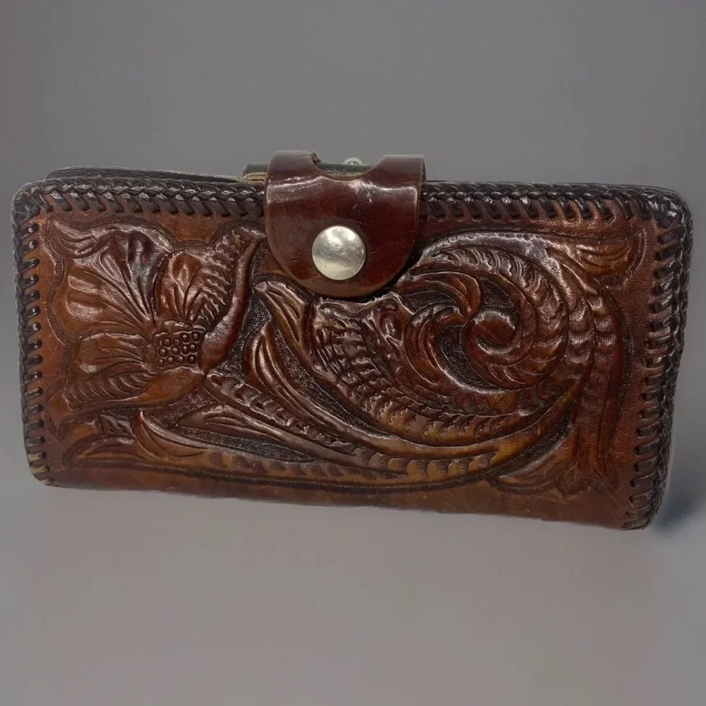 Vintage Brown Leather Hand Tooled Zipper Coin Change Wallet Flowers Western